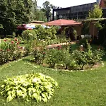 Jupiter Hotel 3*